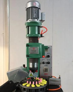 怎樣安全地操作氣液增壓鉚接機(jī)？