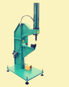 國產(chǎn)鉚接機多少錢一臺？
